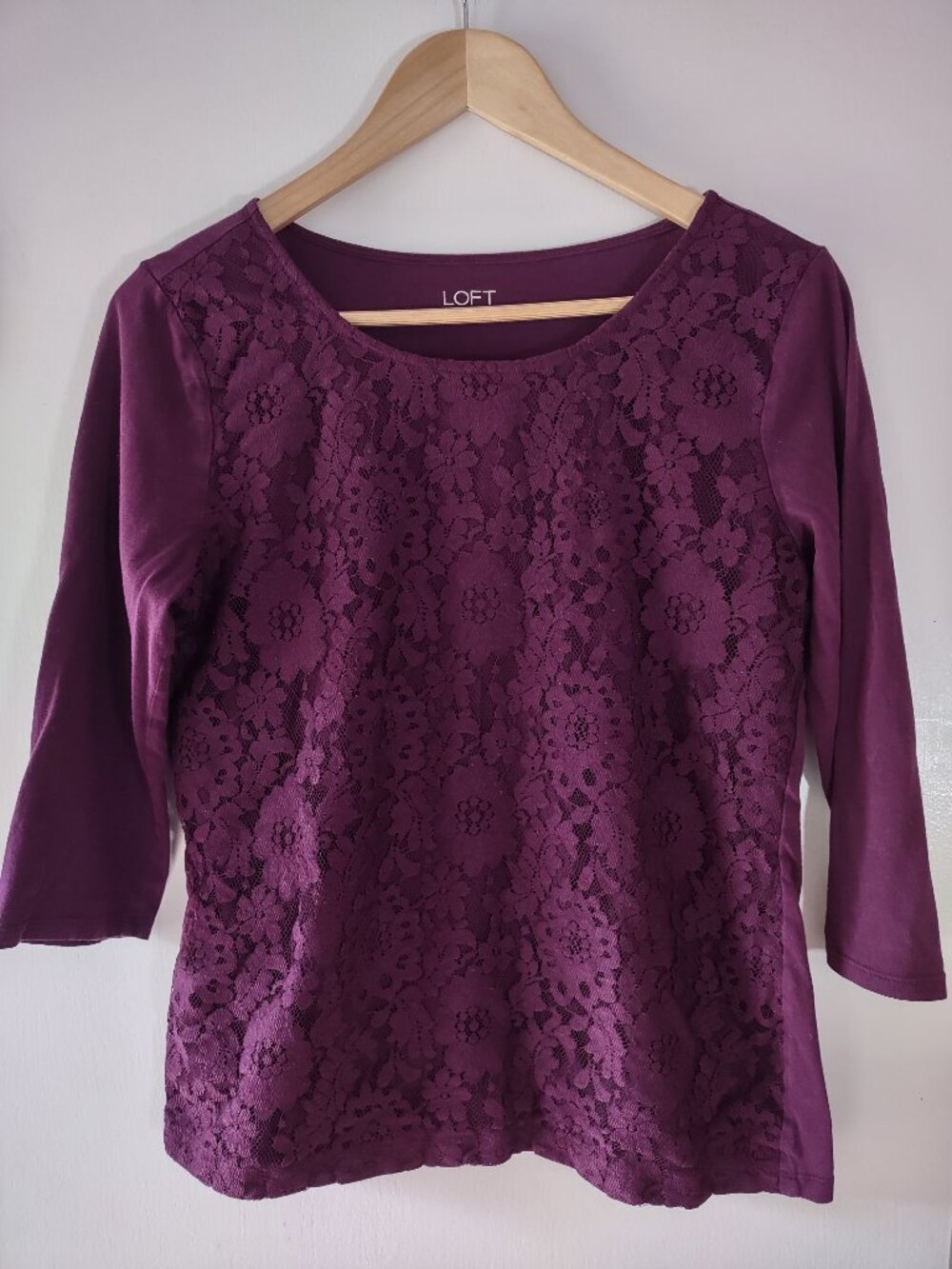 LOFT Purple Plum Lace Front 3/4 Sleeve Top Scoop Neck Cotton Blend Women M